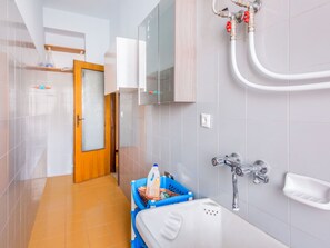 House | Bathroom - Lovely Holiday Home in Catania near Sea (Catania)