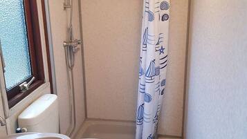 Shower, towels