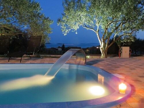 Enticing Mobile Home in Pakoštane With Swimming Pool