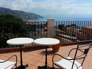 Exterior - Tranquil Holiday Home in Taormina near Isola Bella Sea (Taormina)