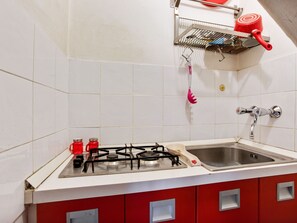 Fridge, espresso maker