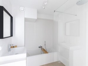 Bathroom - Beautiful Apartment in Bergen aan Zee Near Seabeach (Bergen aan Zee)