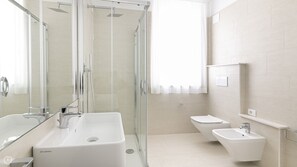 Shower, hair dryer, bidet, towels - Rivazzurra Homes - 59 (Termoli)
