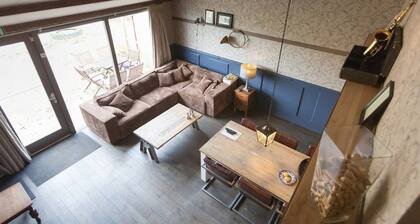 Elegant Holiday Home With Horssen With Terrace