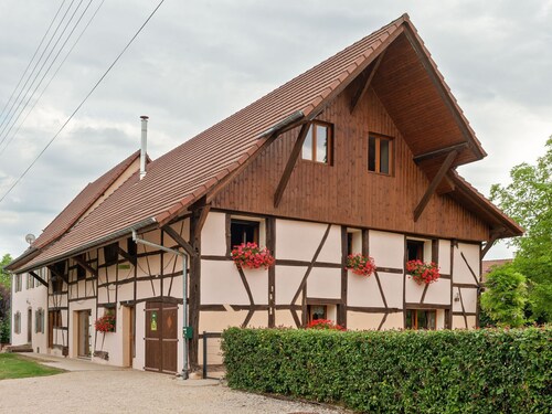 Comfortable Holiday Home in Petit-croix Near Novillard