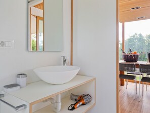 House | Bathroom | Shower, towels