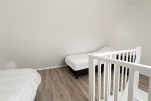 7 bedrooms, individually furnished, bed sheets - Group House in Lemele Near Heuvelrug (Lemele)