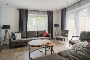 Villa | Living room - Group House in Lemele Near Heuvelrug (Lemele)