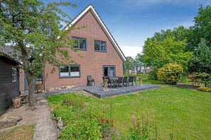 Villa | Exterior - Group House in Lemele Near Heuvelrug (Lemele)