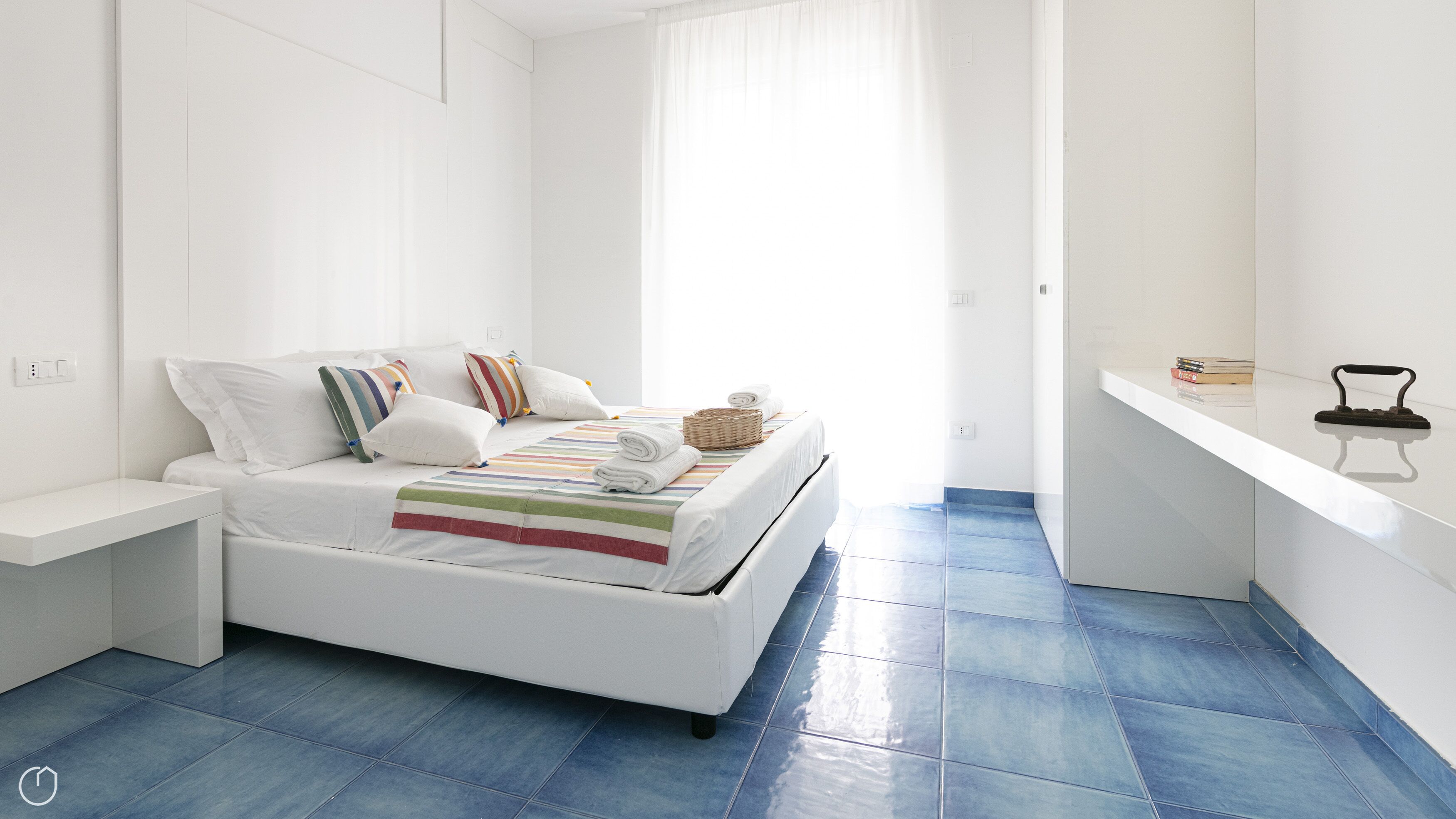 2 chambres, fer et planche à repasser, Wi-Fi gratuit, draps fournis