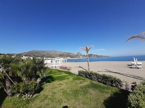 Exterior - Alluring Holiday Home in Giardini Naxos near Sea Beach (Giardini Naxos)