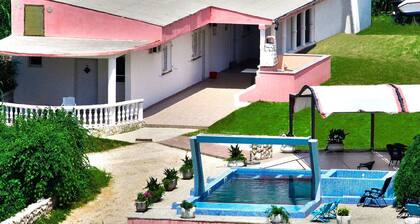Tranquil Holiday Home in Metajna With Terrace