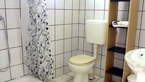 House | Bathroom - Tranquil Holiday Home in Metajna With Terrace (Novalja)