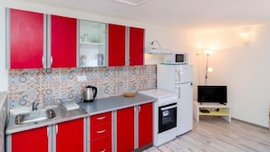 Apartment | Private kitchen | Fridge, microwave, oven, electric kettle - Modern Apartment in Dubrovnik Near Rectors Palace (Dubrovnik)