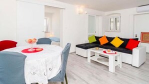 Apartment | Living room - Modern Apartment in Dubrovnik Near Rectors Palace (Dubrovnik)