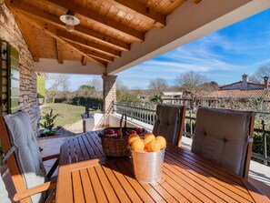 Balcony - Tranquil Villa in Rovinj With Private Swimming Pool (Rovinj)