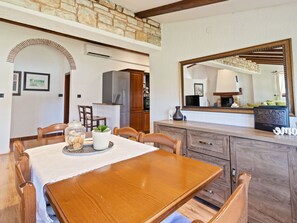 Dining - Tranquil Villa in Rovinj With Private Swimming Pool (Rovinj)