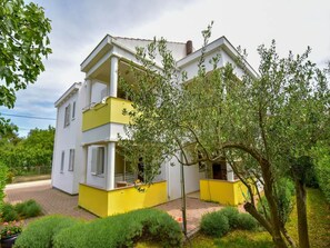 Apartment | Exterior - Alluring Apartment in Sukošan near Sea (Sukosan)