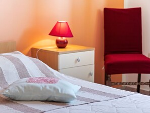 2 Schlafzimmer, individuell eingerichtet