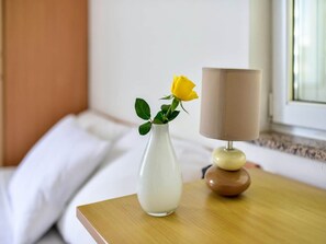 Cottage | 1 bedroom, bed sheets - Spacious Apartment in Sukosan With Balcony (Sukosan)