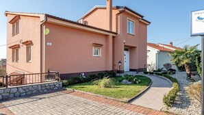 Unclassified image, 2 of 36, button - Plush Apartment in Rijeka with Hot Tub near Sea (Rijeka)