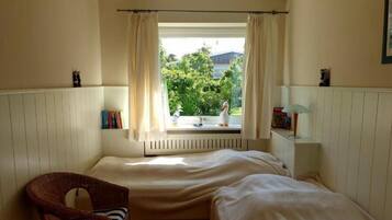 Apartment (incl. 100 EUR Cleaning Fee) | 2 bedrooms, individually decorated, individually furnished