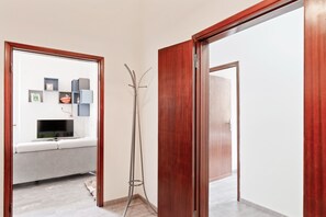 Interior - Piazza Alberti Apartment with Terrace (Florence)