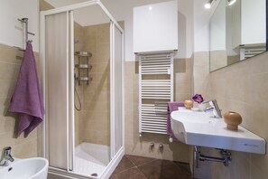 Appartement, 1 chambre | Salle de bain