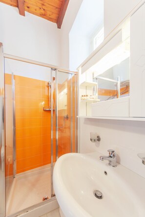 Apartment, 2 Bedrooms | Bathroom | Shower, rainfall showerhead, hair dryer, bidet - Ortigia San Pietro Apartment (Syracuse)