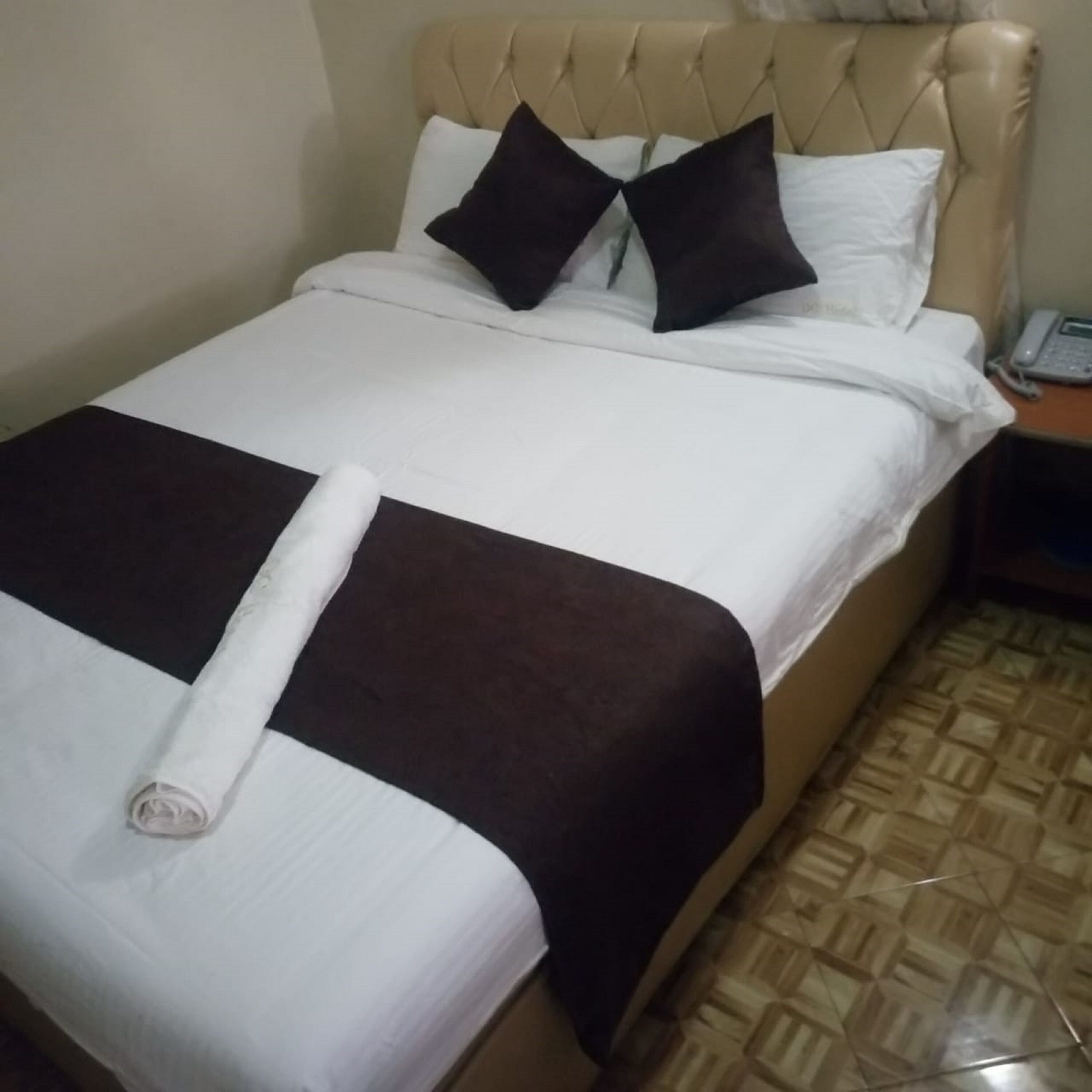 Desk, free WiFi, bed sheets