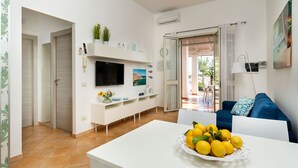 Apartment, 2 Bedrooms | Living area | Smart TV - Dimore Anny - Euthalia (Noto)