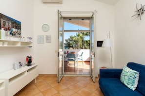 Apartment, 2 Bedrooms | Living area | Smart TV - Dimore Anny - Calantha (Noto)