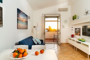 Appartamento, 2 camere da letto | Area soggiorno | Smart TV