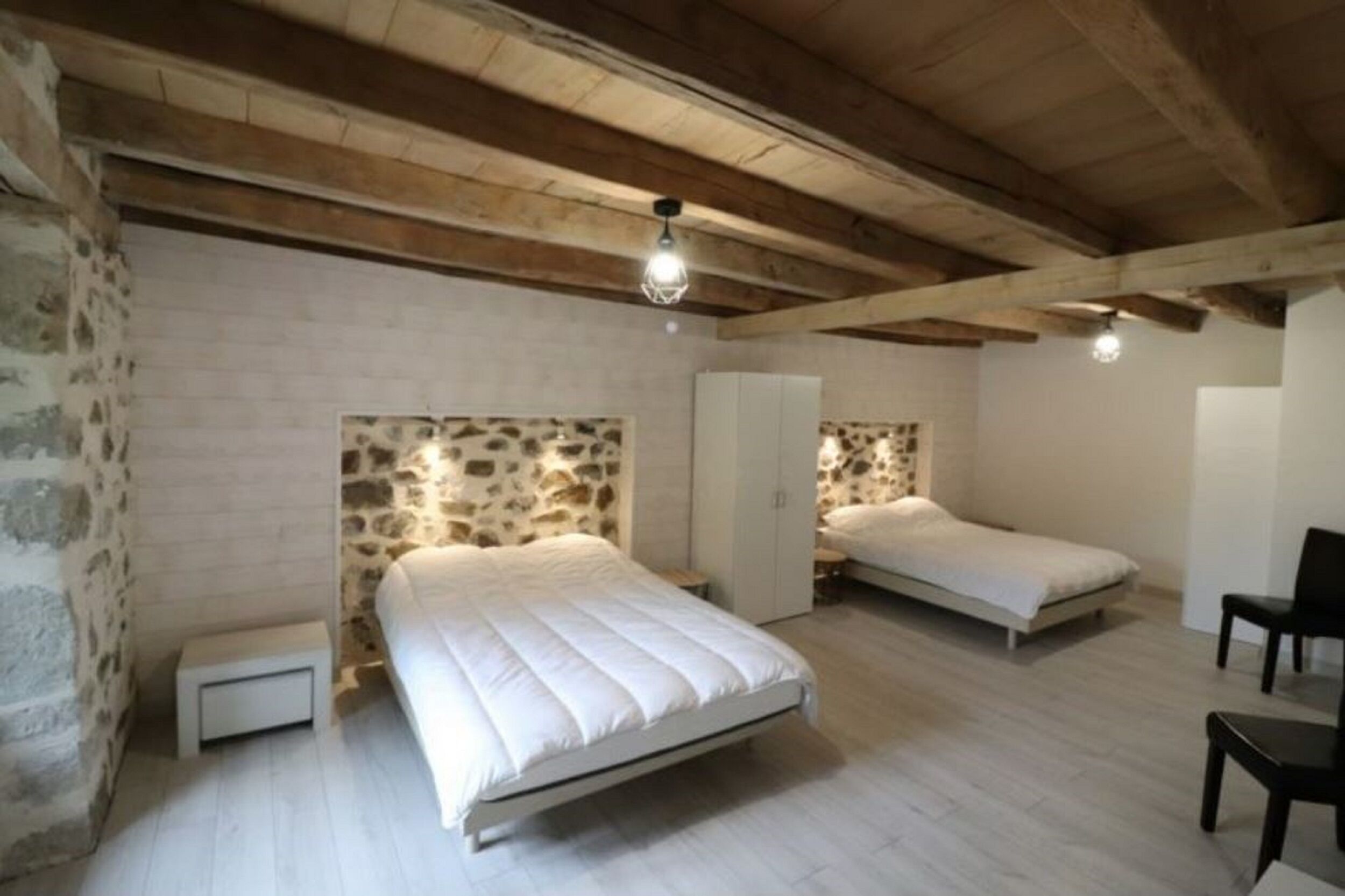 4 chambres, fer et planche à repasser, lit parapluie, Wi-Fi gratuit