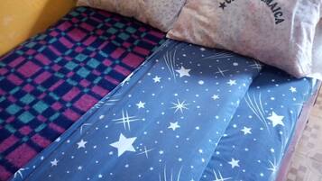 Kamar Single | Meja kerja, Wi-Fi gratis, dan seprai linen