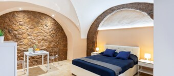 Cerami Studio Flat