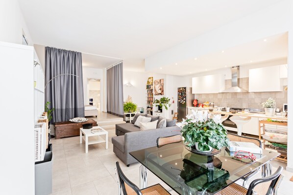 Apartment, 1 Bedroom | Makan dalam bilik