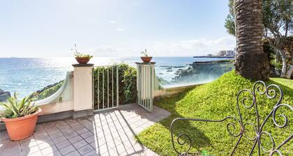 Penelope Seaview Apartment