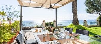 Penelope Seaview Apartment