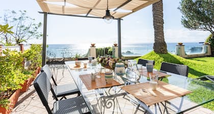 Penelope Seaview Apartment