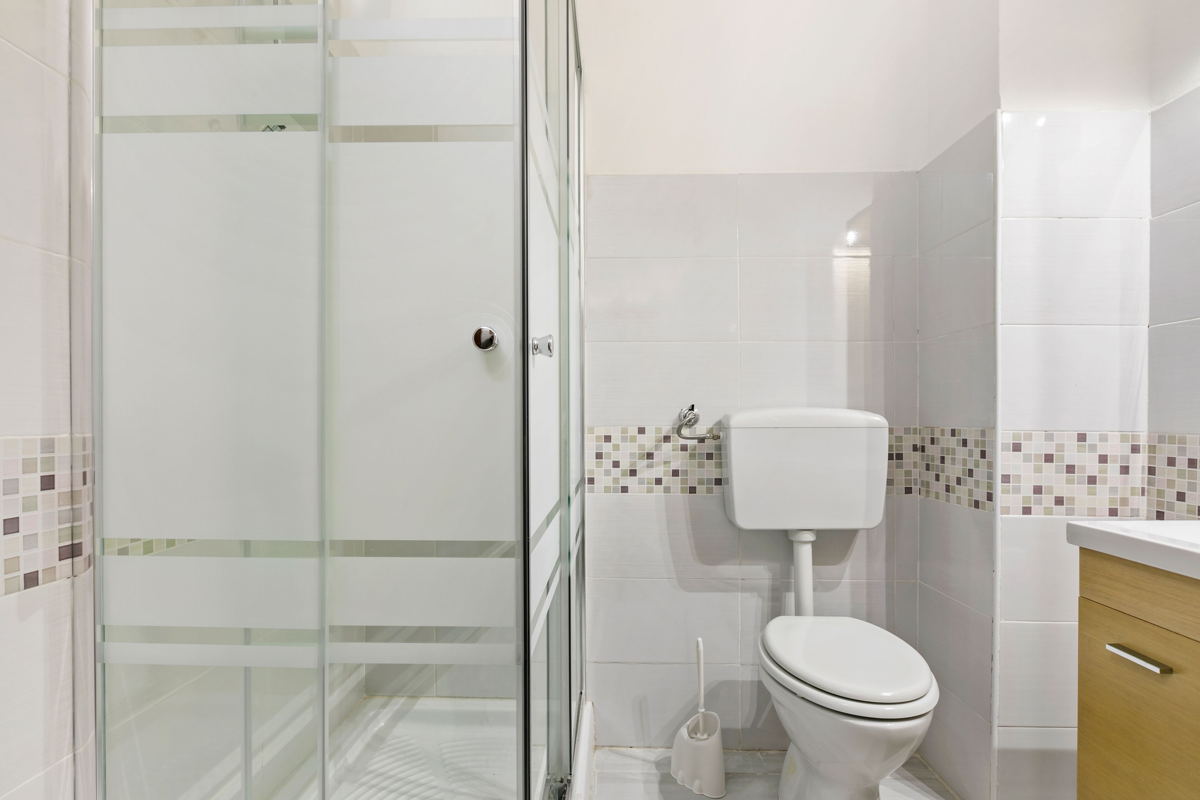 Apartment, 2 Bedrooms | Bathroom | Shower, rainfall showerhead, hair dryer, bidet