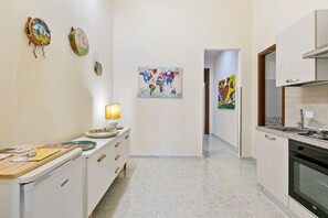 Apartment, 2 Bedrooms | Private kitchen