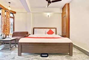 Deluxe Room | Desk, laptop workspace, free WiFi - Oak Shead Hotel (Nainital)