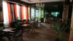 Breakfast, lunch, dinner served; local and international cuisine - Kape Samaritan Guest House (Makutano)