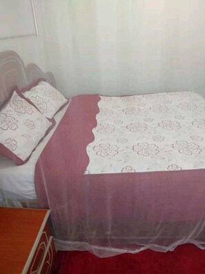 Desk, free WiFi, bed sheets