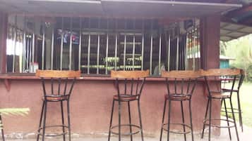 Bar (en la propiedad)