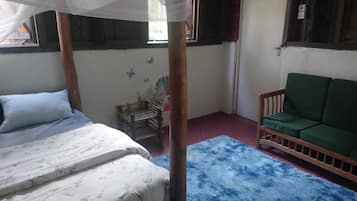 書桌、遮光布/窗簾、免費無線上網、床單