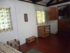 Twin Room | Desk, blackout drapes, free WiFi, bed sheets - Muremba Retreat Kitale (Kitale)