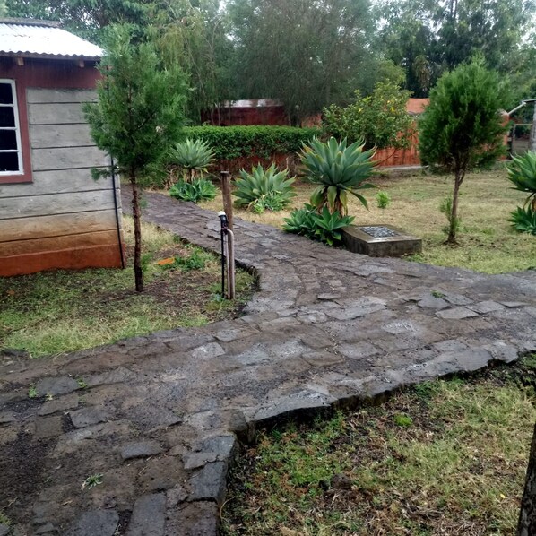 Garden - Mwaki-Mugi Hotel & Campsite (Nakuru)