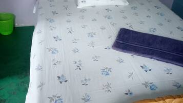 Phòng đơn | Bàn, truy cập Internet không dây miễn phí, bộ trải giường